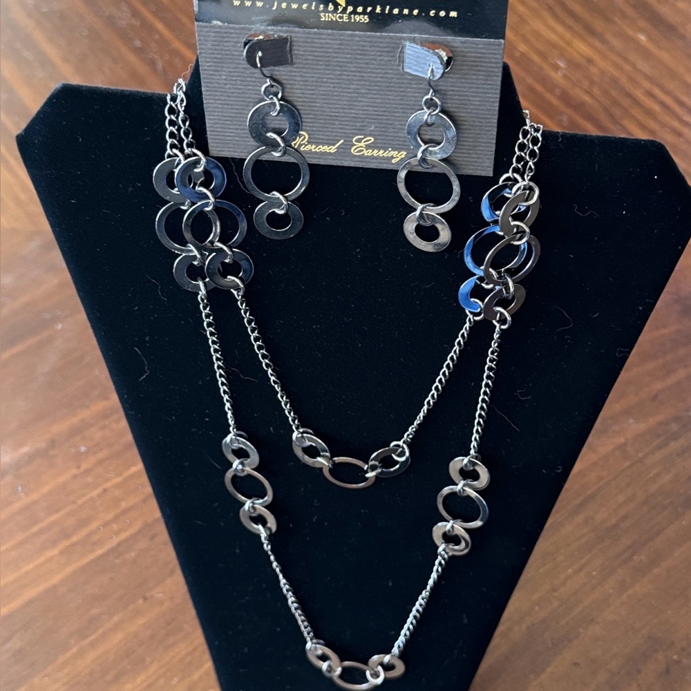 Park Lane Chic (Hematite) Necklace & Earrings